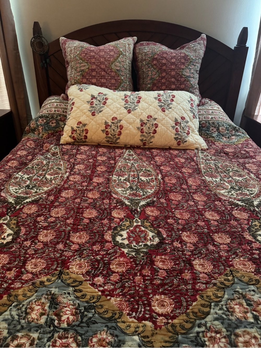 Pottery Barn King Red and Cream Floral Quilted Bedspread Set - Zarina - Picture 9 of 15